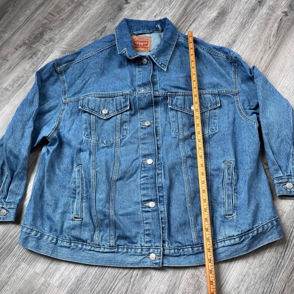 Levi's Women's Plus Size Original Denim Trucker Jacket Jean Jacket Women's 2X - Picture 3 of 10